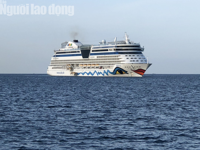 Tàu du lịch của Italia đưa hơn 2.000 khách đến Phú Quốc - Ảnh 4. Tàu du lịch của Italia đưa hơn 2.000 khách đến Phú Quốc - Ảnh 4.