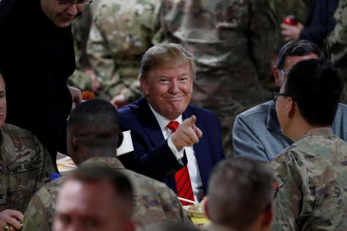 Ông Trump đến Afghanistan, có động thái bất ngờ về Taliban - Ảnh 9. Ông Trump đến Afghanistan, có động thái bất ngờ về Taliban - Ảnh 9.