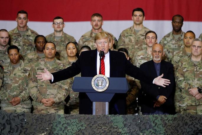 Ông Trump đến Afghanistan, có động thái bất ngờ về Taliban - Ảnh 1. Ông Trump đến Afghanistan, có động thái bất ngờ về Taliban - Ảnh 1.