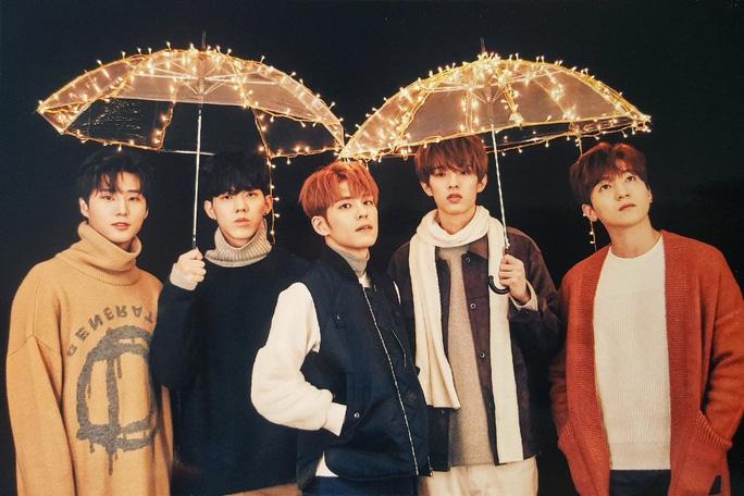 Hãng JYP quyết kiện những người đeo bám nhóm DAY6 - Ảnh 2. Hãng JYP quyết kiện những người đeo bám nhóm DAY6 - Ảnh 2.