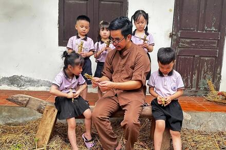 Rơm rạ thành sản phẩm du lịch ở làng cổ Đường Lâm