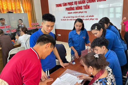 Gần 2.000 thanh niên hỗ trợ người dân dịch vụ hành chính công ở Tuyên Quang