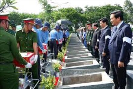 Truy điệu, an táng 156 hài cốt liệt sỹ hy sinh tại Campuchia