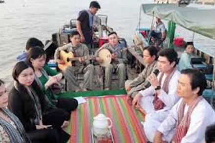 Du lịch Nghệ An dồn lực tái thiết, đón khách trong mùa du lịch cuối năm