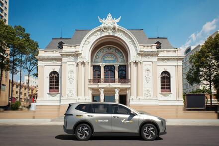 VinFast Limo Green gia nhập đội hình taxi điện 7 chỗ cao cấp