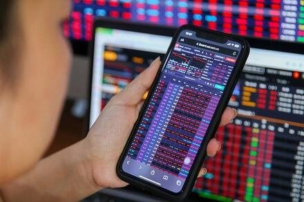 Thị trường điều chỉnh: Góc nhìn đa chiều từ làn sóng ngầm tích cực