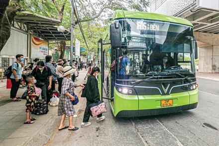 Hà Nội nâng cấp hệ thống xe buýt gắn kết đô thị và công nghệ thông minh