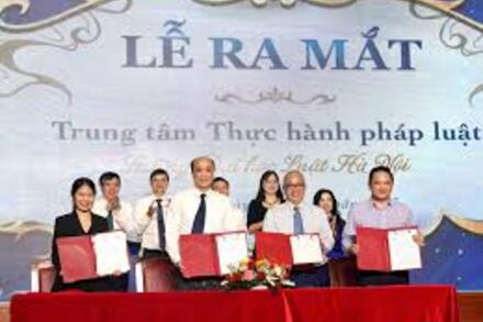 Hợp tác thành lập Trung tâm pháp luật Pháp tại Trường Đại học Luật Hà Nội