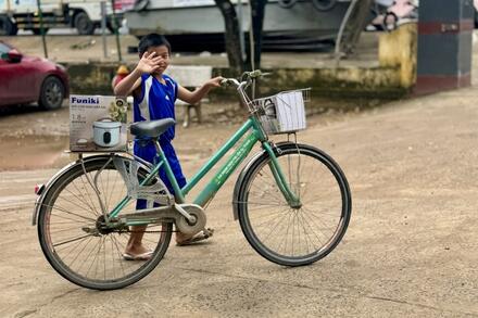 Hòa Phát tặng 100.000m2 tôn, hàng ngàn đồ dùng thiết yếu tại tỉnh Đắk Lắk