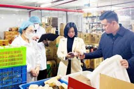 An toàn thực phẩm dịp Tết: Đừng vì lợi nhuận mà đánh đổi sức khỏe cộng đồng!