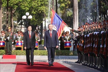 Lễ đón trọng thể Tổng Bí thư Tô Lâm tại thủ đô Viêng Chăn (Lào)