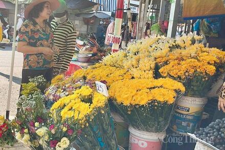 Cần Thơ: Rằm tháng Giêng hàng hóa dồi dào, thị trường ổn định