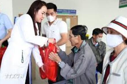 Ngày Công tác xã hội Việt Nam (25/3): "Cánh tay nối dài" xoa dịu nỗi đau bệnh nhân ung thư​