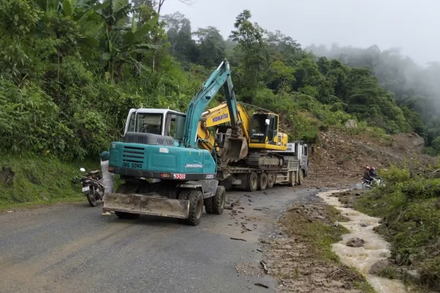 Phân luồng từ xa, khắc phục sạt lở các tuyến giao thông Tây Bắc