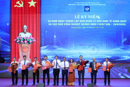 Phó Thủ tướng Thường trực Phạm Gia Túc: Dung Quất cần trở thành một trong những trung tâm kinh tế biển năng động