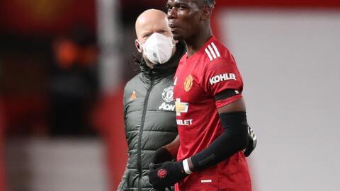 Phó tướng Mike Phelan ra tay dẹp loạn "17 sứ quân" tại Man United