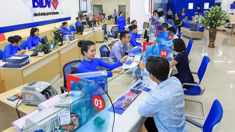 Bất ngờ với lợi nhuận "khủng" ở nhiều ngân hàng