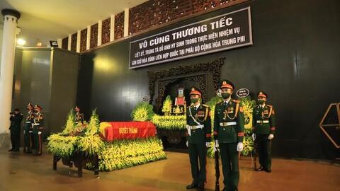 Tiễn đưa sĩ quan hy sinh khi làm nhiệm vụ gìn giữ hòa bình Liên Hiệp Quốc