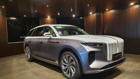 Xe sang Trung Quốc đổ bộ vào Việt Nam, giá hơn 3,6 tỉ đồng