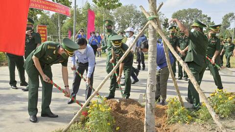 Bộ đội Biên phòng Kiên Giang phát động trồng hơn 20.000 cây xanh