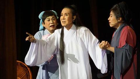 Cải lương tuồng cổ nỗ lực đổi mới