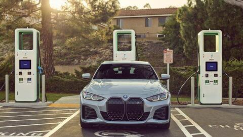 Người mua xe điện BMW được sạc miễn phí 2 năm tại Mỹ