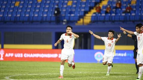 Dụng Quang Nho tỏa sáng, U23 Việt Nam thắng đậm Singapore 7-0