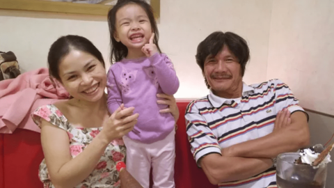 NSƯT Công Ninh tiết lộ cách "táo bạo" giúp "cưa đổ" vợ trẻ kém 21 tuổi