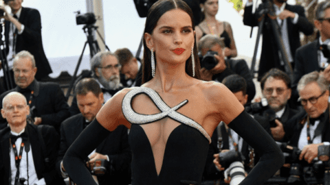 Nhiều siêu mẫu hở bạo đến không dám nhìn trên thảm đỏ Cannes 2022