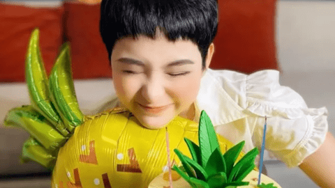 Hiền Hồ tái xuất nhạc Việt sau xì-căng-đan "anh em nương tựa"