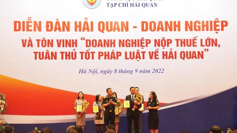 Tập đoàn Hoa Sen được tôn vinh là "Doanh nghiệp nộp thuế lớn, tuân thủ tốt pháp luật về hải quan"