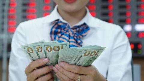 Giá USD ngân hàng tiếp tục giảm