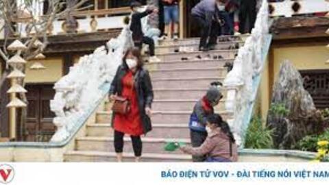 Ngăn chặn nạn du khách cố tình xin ăn