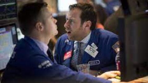 Dow Jones mất hơn 300 điểm, giảm 3 phiên liên tiếp