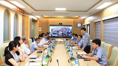Lãnh đạo EVN và Ban Giám đốc Học viện Công nghệ Bưu chính viễn thông trao đổi về khả năng hợp tác