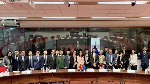 Đề nghị EU hỗ trợ Việt Nam phát triển kinh tế biển