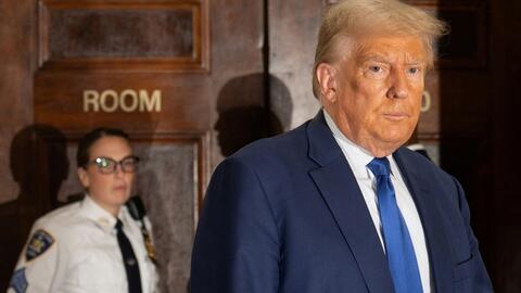Ông Donald Trump lại gặp họa vì "vạ miệng"