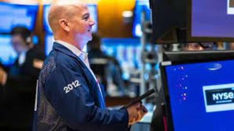 Phố Wall phục hồi, Dow Jones tăng hơn 350 điểm