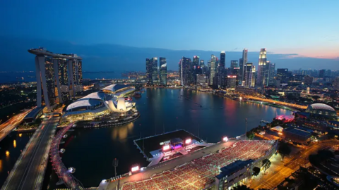 Nhật Bản bất ngờ suy thoái trong quý 4, Singapore đón tin xấu đầu năm Giáp Thìn