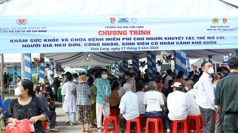 Khám bệnh và cấp thuốc miễn phí cho hơn 2.500 người