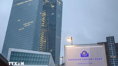 ECB giữ nguyên lãi suất, để ngỏ khả năng nới lỏng chính sách tiền tệ