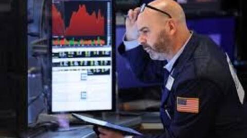 Dow Jones giảm hơn 1,000 điểm, chứng kiến phiên tồi tệ nhất kể từ năm 2022