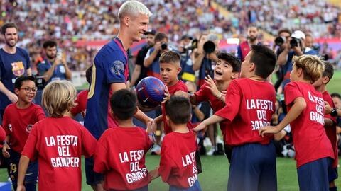 Thua sốc sân nhà, Barcelona lần đầu vuột cúp Joan Gamper sau 11 năm