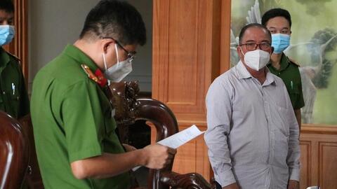 Một nguyên Giám đốc Công ty Điện lực và một nguyên Giám đốc Vietcombank cùng bị khởi tố