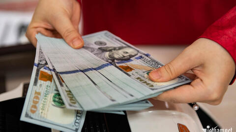 Giá USD ngân hàng và USD tự do hôm nay quay đầu giảm mạnh