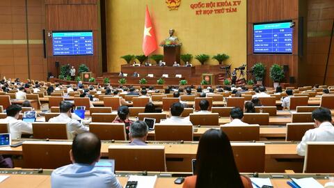Quốc hội thông qua mục tiêu GDP năm 2025 khoảng 6,5 - 7,0%