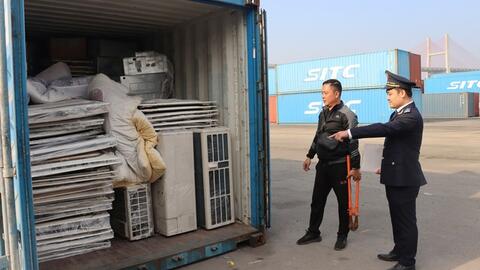 Phát hiện hàng cấm trong container nhập khẩu về cảng Hải Phòng