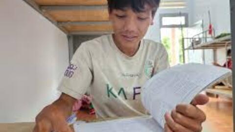 Lập gia đình sớm, cậu học trò Mông vẫn quyết học nghề đổi đời