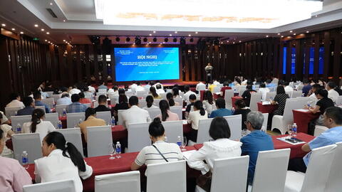 <a href="/thuong-mai" title="Thương mại" rel="dofollow">Thương mại</a>