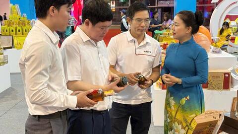 <a href="/thuong-mai" title="Thương mại" rel="dofollow">Thương mại</a>